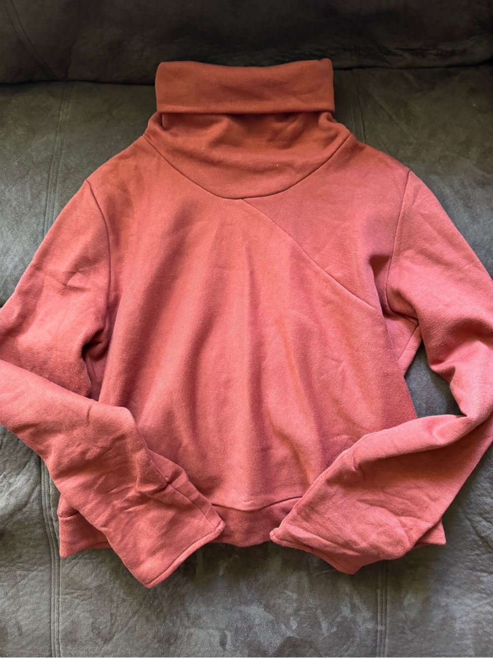 EUC vintage Alo yoga top